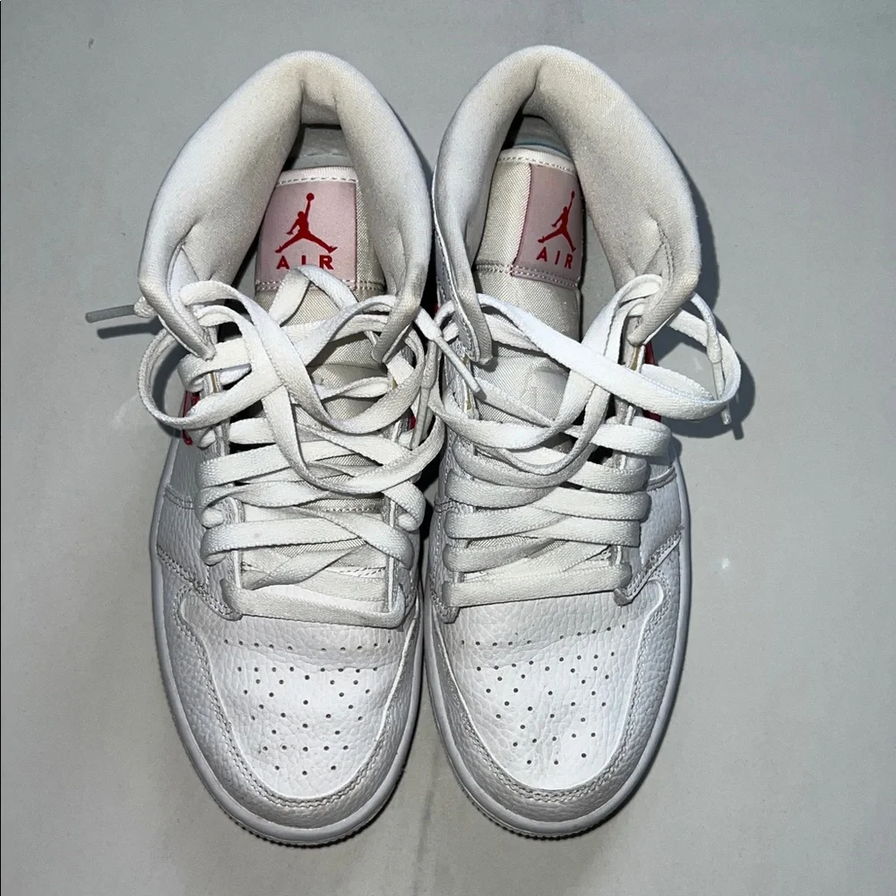 Women’s Nike Jordan 1 Mid White University Red Size 7 - GREAT CONDITION - Picture 6 of 7